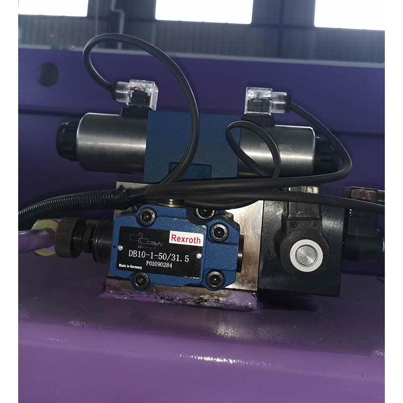 【人気】WC67Y-63/2500 プレスブレーキ曲げ工具  - Hydraulic Sheet Metal Bender Press Brake のレビューと価格